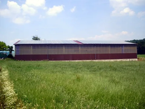 Grosse Photovoltaikanlage mit 71,04 kWp auf gewerblichem Dach
